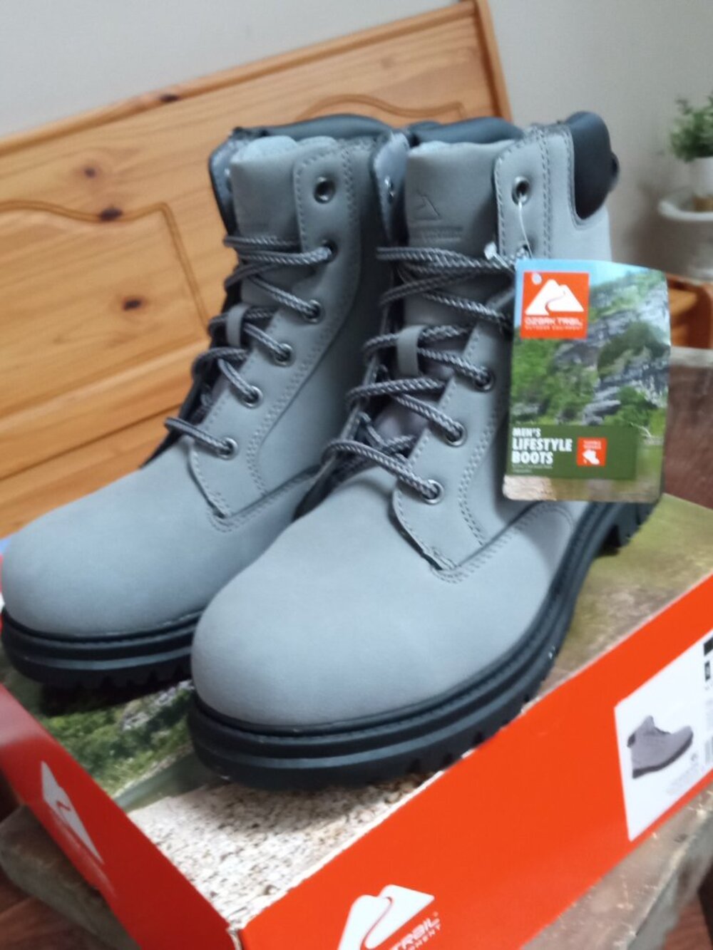 Ozark Trail Men's Size 8 Troy Gray Suede Boots NEW !